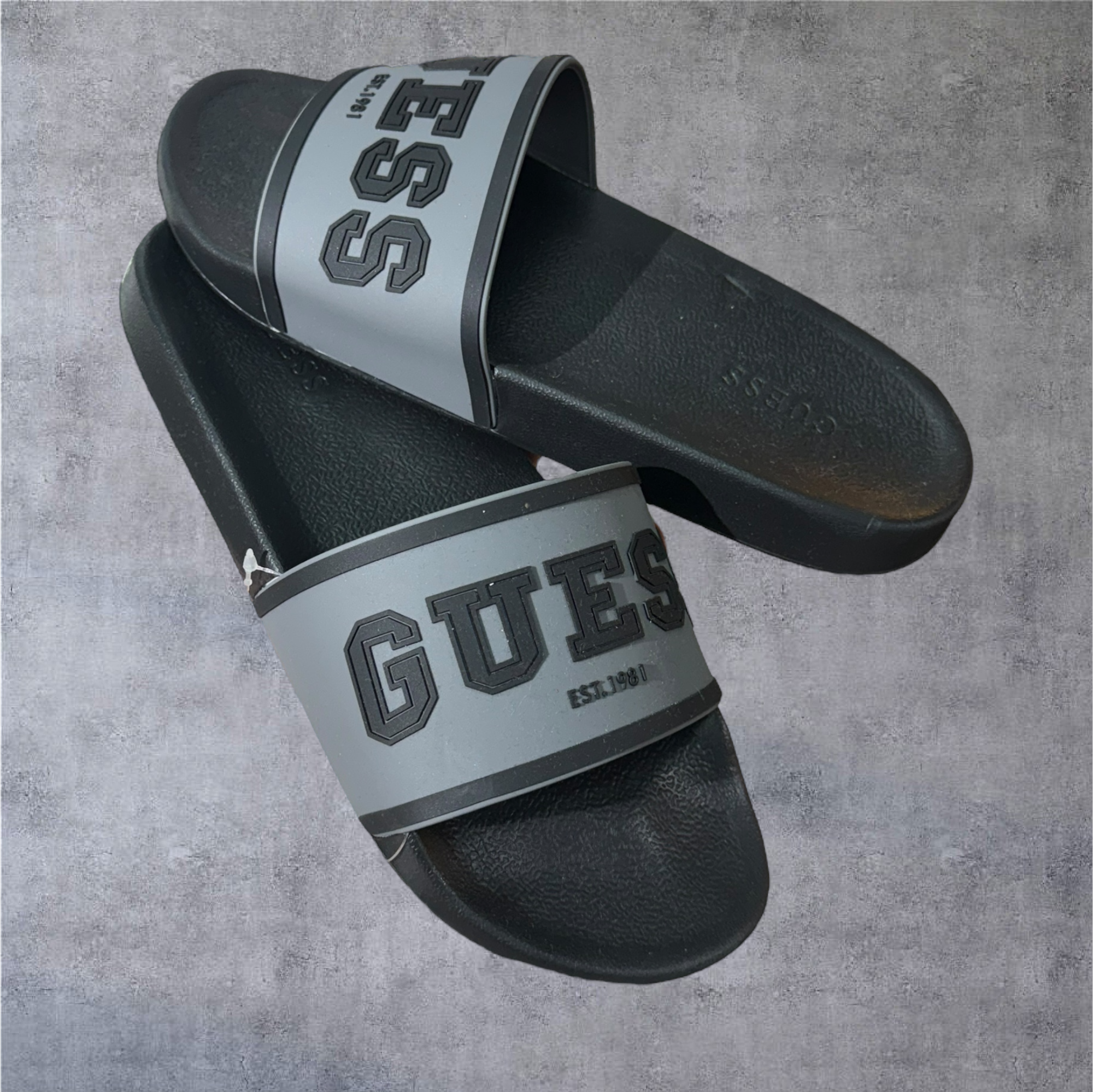 Chanclas Guess