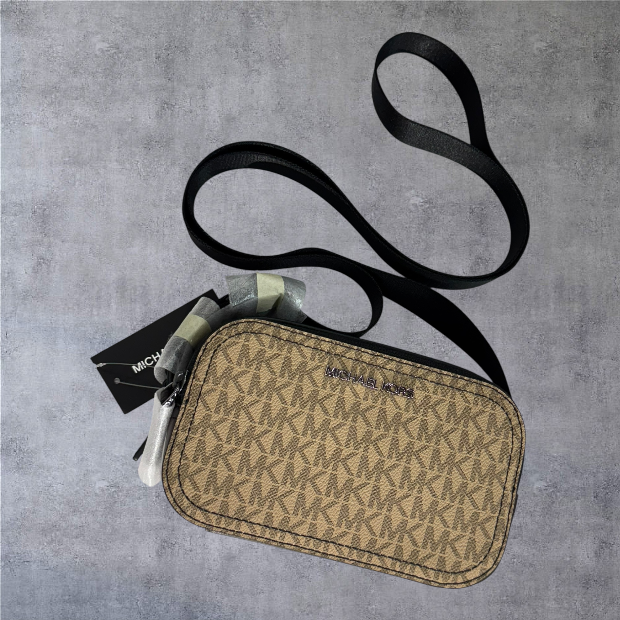 Michael_Kors_2_7902725b-de38-4501-8766-9d16218423fe.png