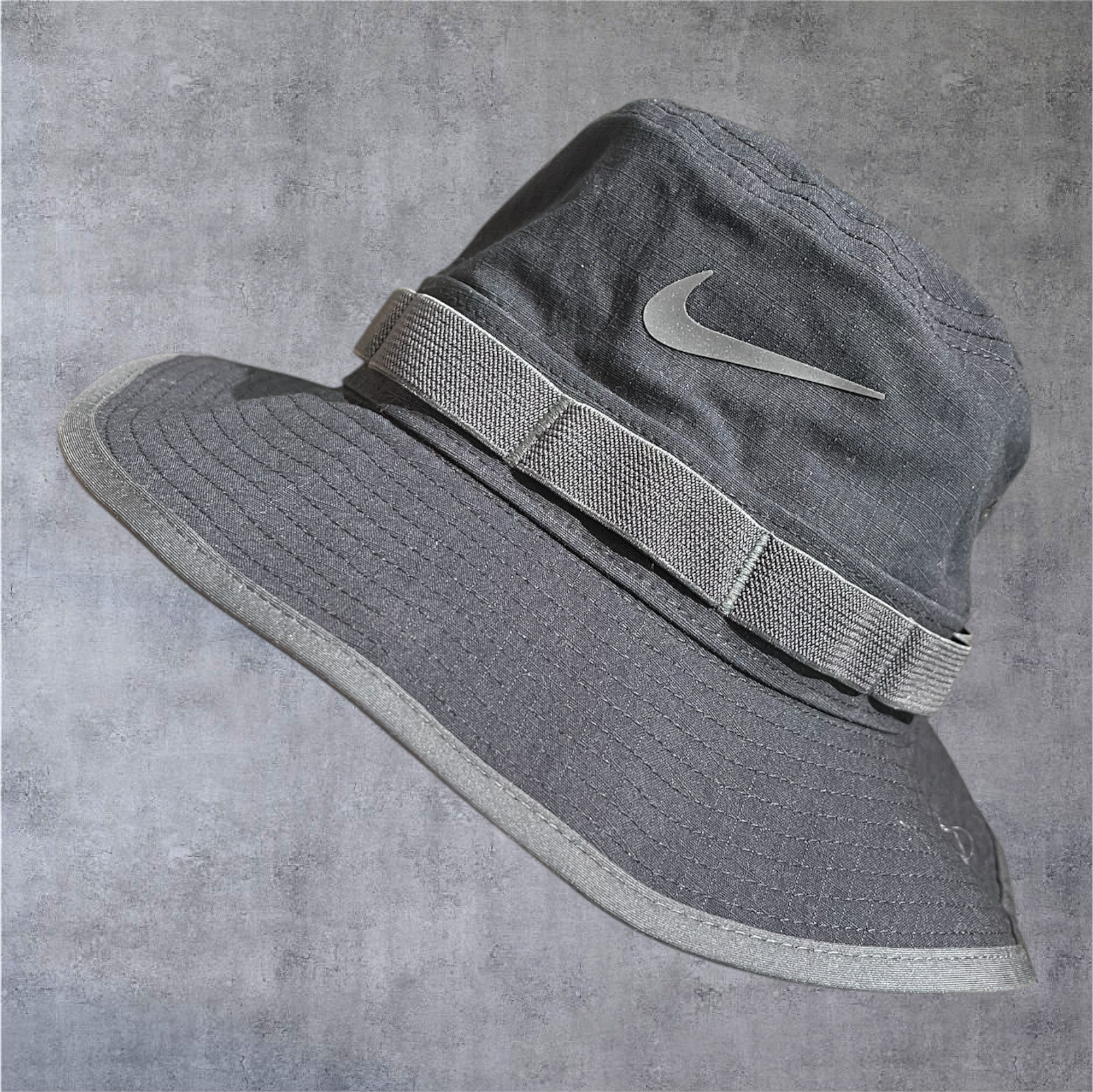 Nike_1_0e220495-758d-435b-b7ed-60b6214ea025.png