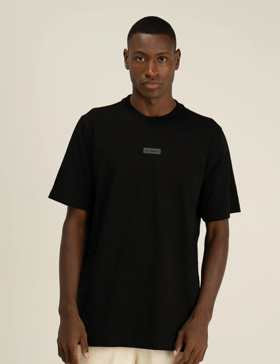 hidden_lookbook_-220_deeb8d7e-6bf2-42c2-ab15-7c813893ed91.webp